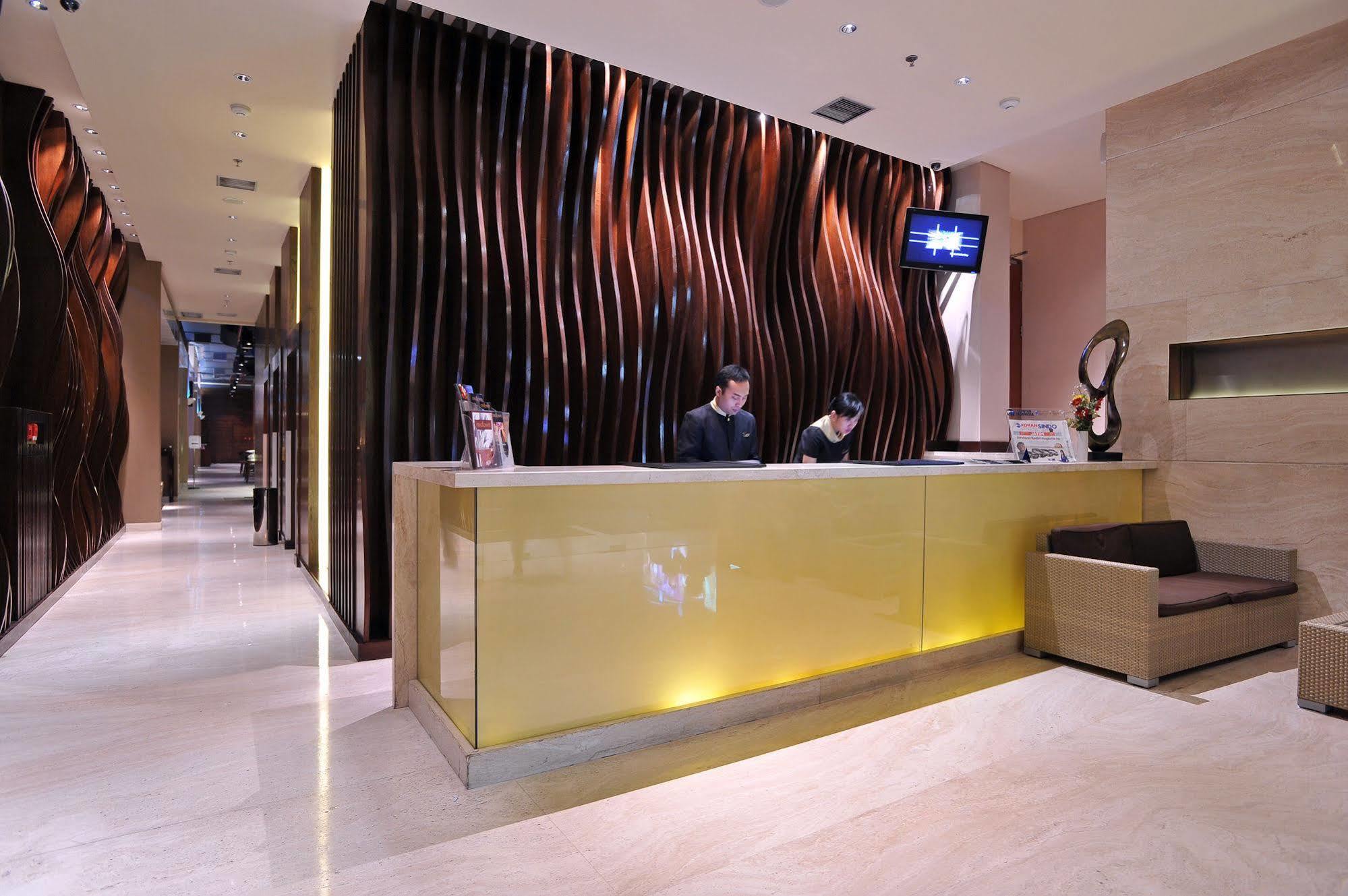 Midtown Hotel Σουραμπάγια Εξωτερικό φωτογραφία